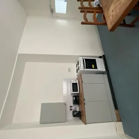 Hostel Single En-suite On Southfield Road